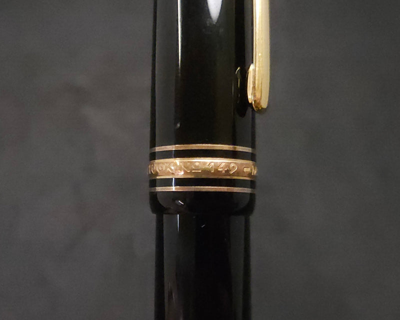 Montblanc Meisterstuck 149 Fountain Pen 18K Gold Medium Nib
