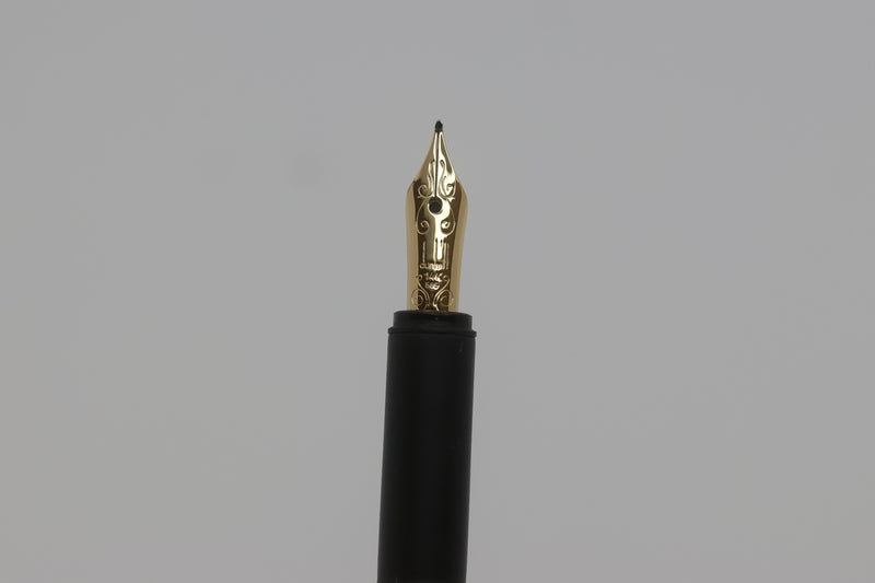 Dunhill Slimline Gold Fountain Pen 14K Gold F Nib