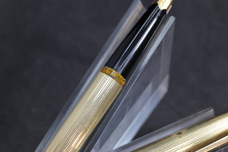 Montblanc 1246 Gold Fountain Pen 18K Gold Medium Nib