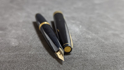 Sailor Black & Gold NOS Pocket Fountain Pen 18k Gold Sailor #2 Nib